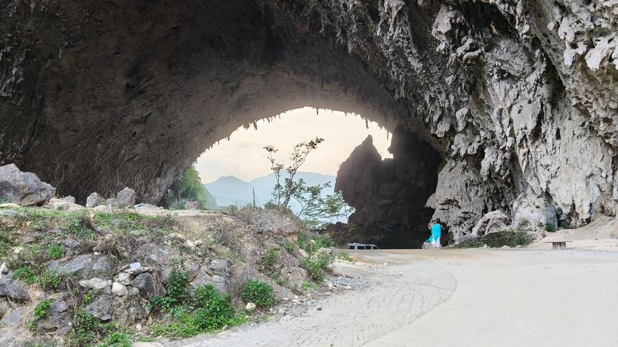 【广西壮族自治区河池市凤山县疫情防控中风险地区,广西河池市凤山县有多少个乡镇】